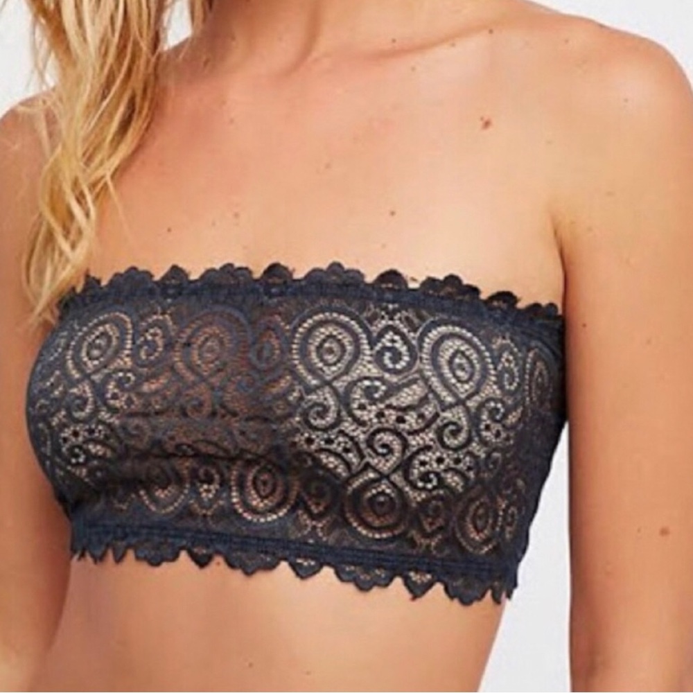 Forever 21 Lace Bandeau Bra 2pc Bundle. NWT Small